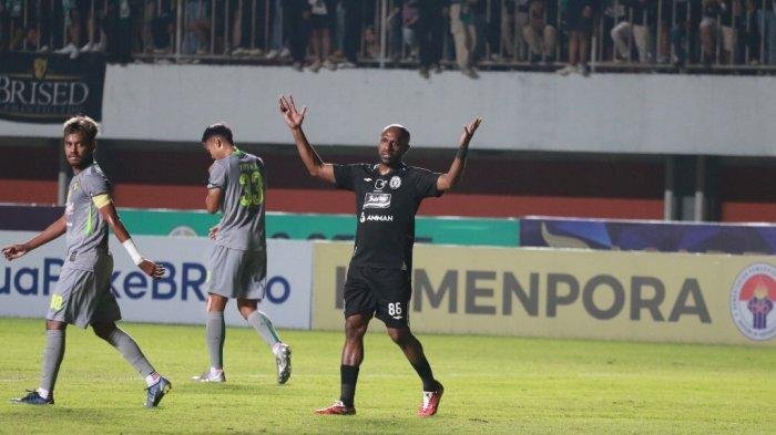 Soi kèo phạt góc Dewa United vs Persita Tangerang, 20h30 ngày 27/3
