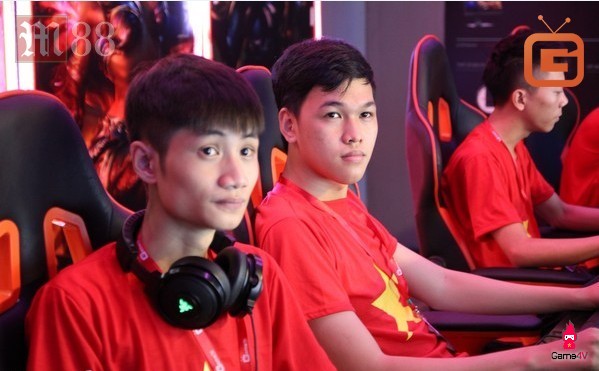 Thắng các game thủ Trung Quốc 12-1, Chim Sẻ Đi Nắng vào chung kết Solo Shang