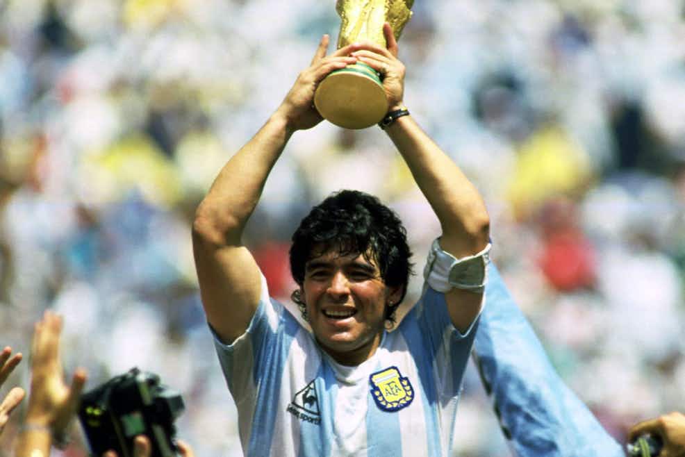 Tạm biệt, Maradona. Thế giới bóng đá chưa bao giờ ngừng yêu ông... 